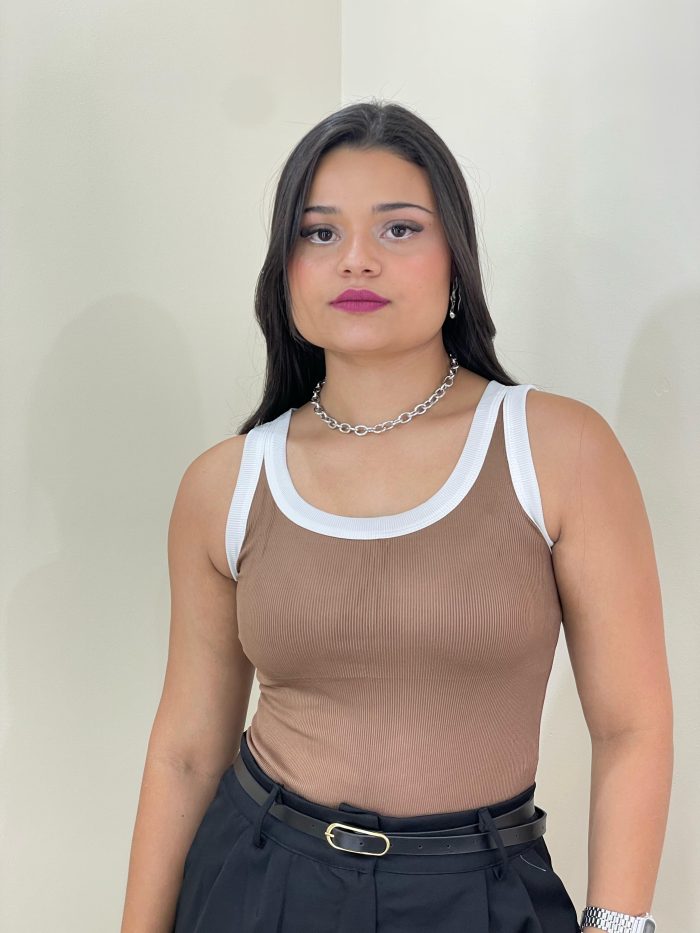 regata bicolor marrom