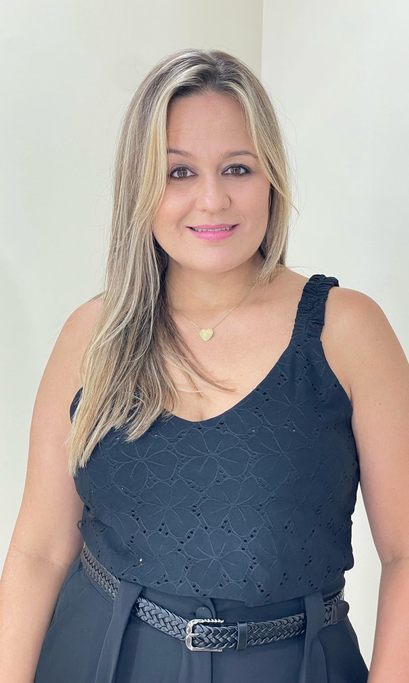 regata plus júnia preta regata plus júnia preta