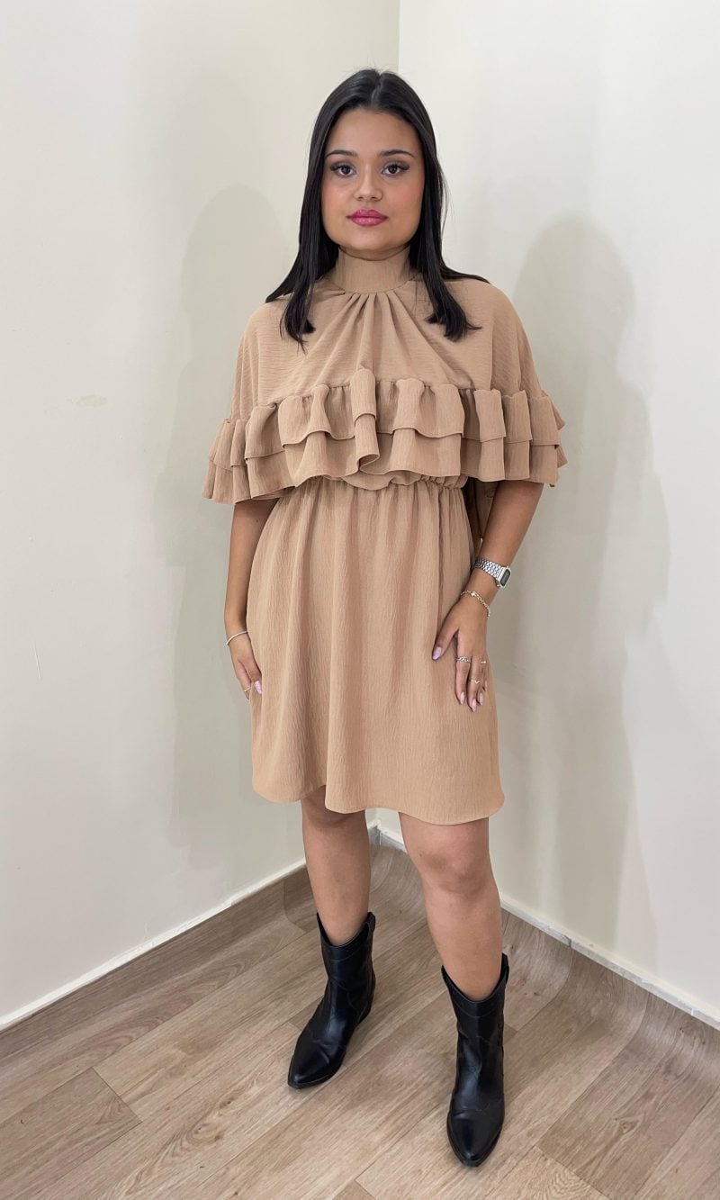 vestido capa boho bege